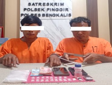 📸 Polsek Pinggir menyita 19 paket sabu dari dua tersangka di Talang Muandau, Bengkalis.
