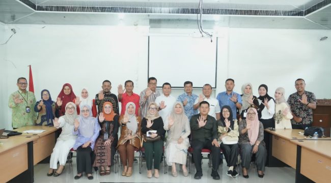 📸 Pansus KLA DPRD Bengkalis membahas sinkronisasi Ranperda KLA dengan RPJMD bersama DP3AP2KB Provinsi Riau.