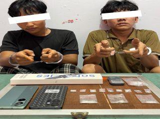 ๐ธ Polres Bengkalis mengamankan dua tersangka berinisial M.N, 23 tahun dan M.Z.S, 20 tahun bersama barang bukti.