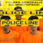 Petugas Satresnarkoba Polres Bengkalis saat melakukan pemeriksaan terhadap para tersangka kasus narkotika di Mapolres Bengkalis.
