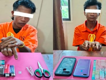 📸 Dua tersangka berikut barang bukti yang diamankan Polsek Siak Kecil.