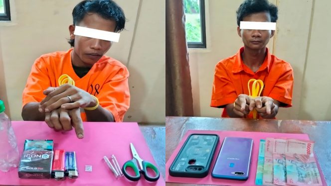 
 📸 Dua tersangka berikut barang bukti yang diamankan Polsek Siak Kecil.