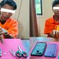 📸 Dua tersangka berikut barang bukti yang diamankan Polsek Siak Kecil.