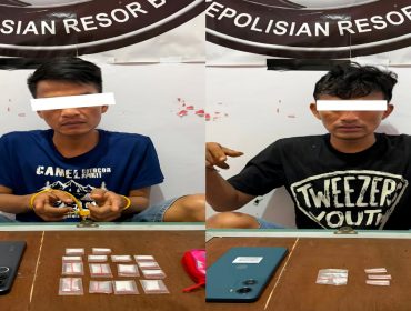 📸 Satresnarkoba Polres Bengkalis menangkap dua pria yang diduga mengedarkan sabu di Kecamatan Mandau dan menyita 19 paket sabu sebagai barang bukti.