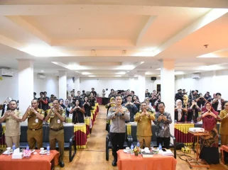 📸 Wakil Bupati Bengkalis Bagus Santoso membuka pelatihan petugas pendataan lengkap Sensus Ekonomi 2026 di Aula Pantai Marina Hotel Bengkalis, Selasa, 2 Juni 2026.
