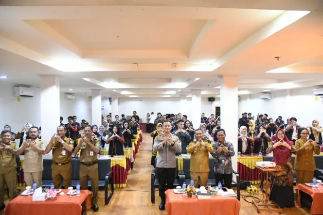 
 📸 Wakil Bupati Bengkalis Bagus Santoso membuka pelatihan petugas pendataan lengkap Sensus Ekonomi 2026 di Aula Pantai Marina Hotel Bengkalis, Selasa, 2 Juni 2026.
