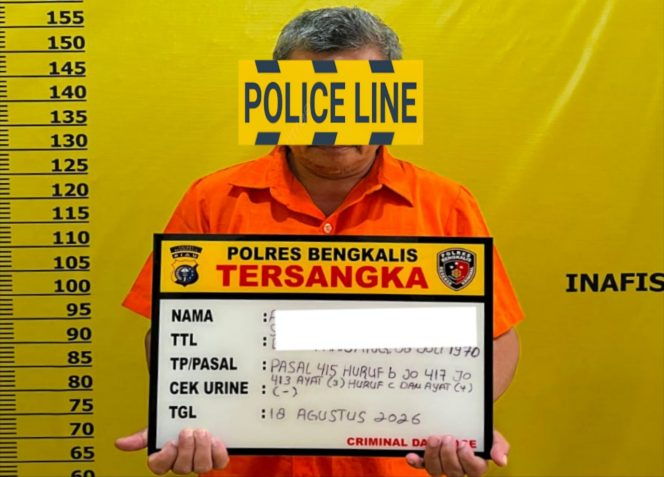 
 📸 AT, oknum PNS terduga pelaku pencabulan terhadap anak di Kecamatan Rupat, Kabupaten Bengkalis.
