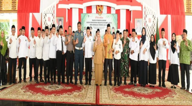 📸 Bupati Bengkalis Kasmarni menghadiri pelantikan Pengurus ICMI Orda Bengkalis periode 2026–2031.