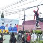Diskominfotik Bengkalis bersama ISP menata kabel fiber optic di ruas jalan protokol Pulau Bengkalis